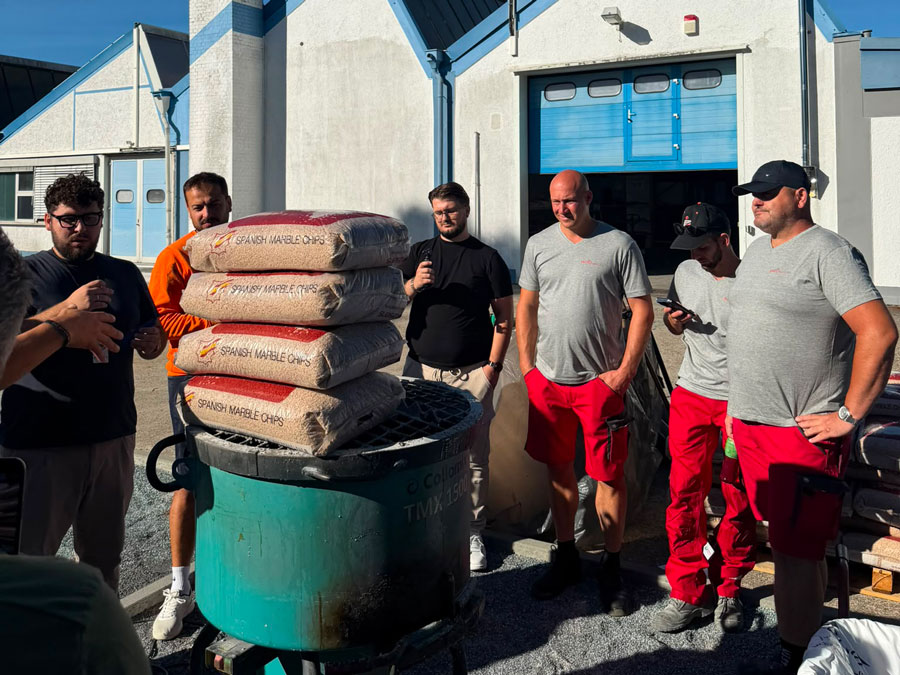 Weiterbildung im Team: Unsere Erfahrungen mit Steinteppich und PU-Asphalt